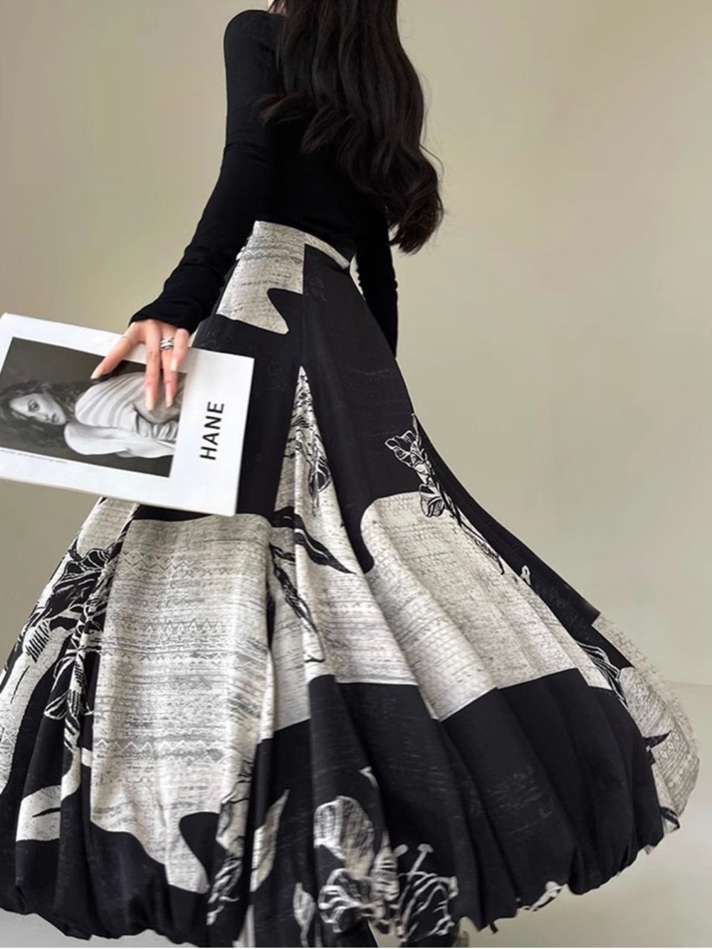 COMMENSE Bud Waist Side-Zipper Black White Floral Midi Skirt NWT Size Small - Picture 2 of 9